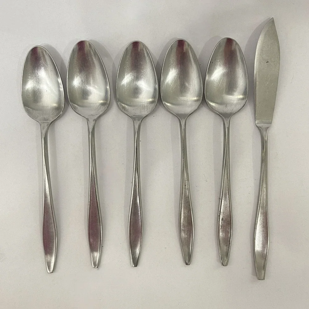 Valor Stainless Steel Spoons and Butter Knife Made in Japan Lot of 6